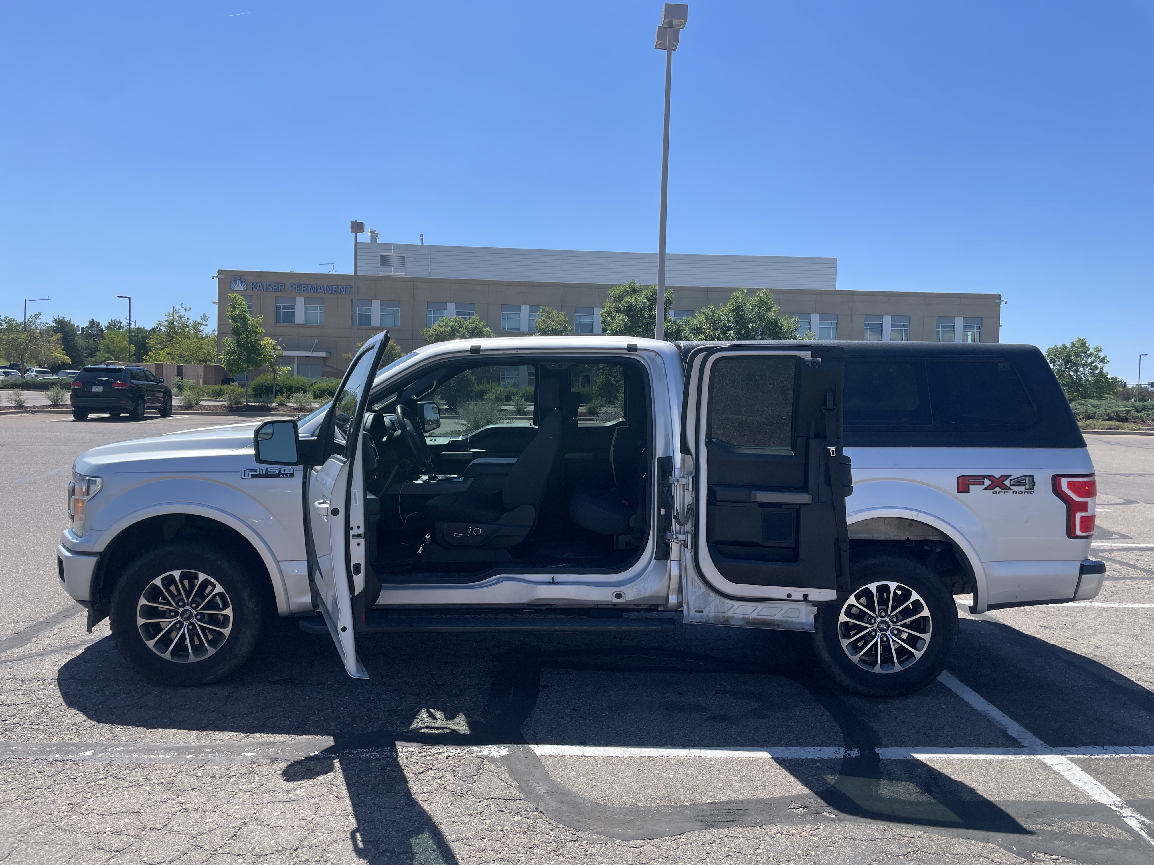 Used 2018 Ford F150 XLT w/ Equipment Group 302A Luxury AWD/4WD image 8