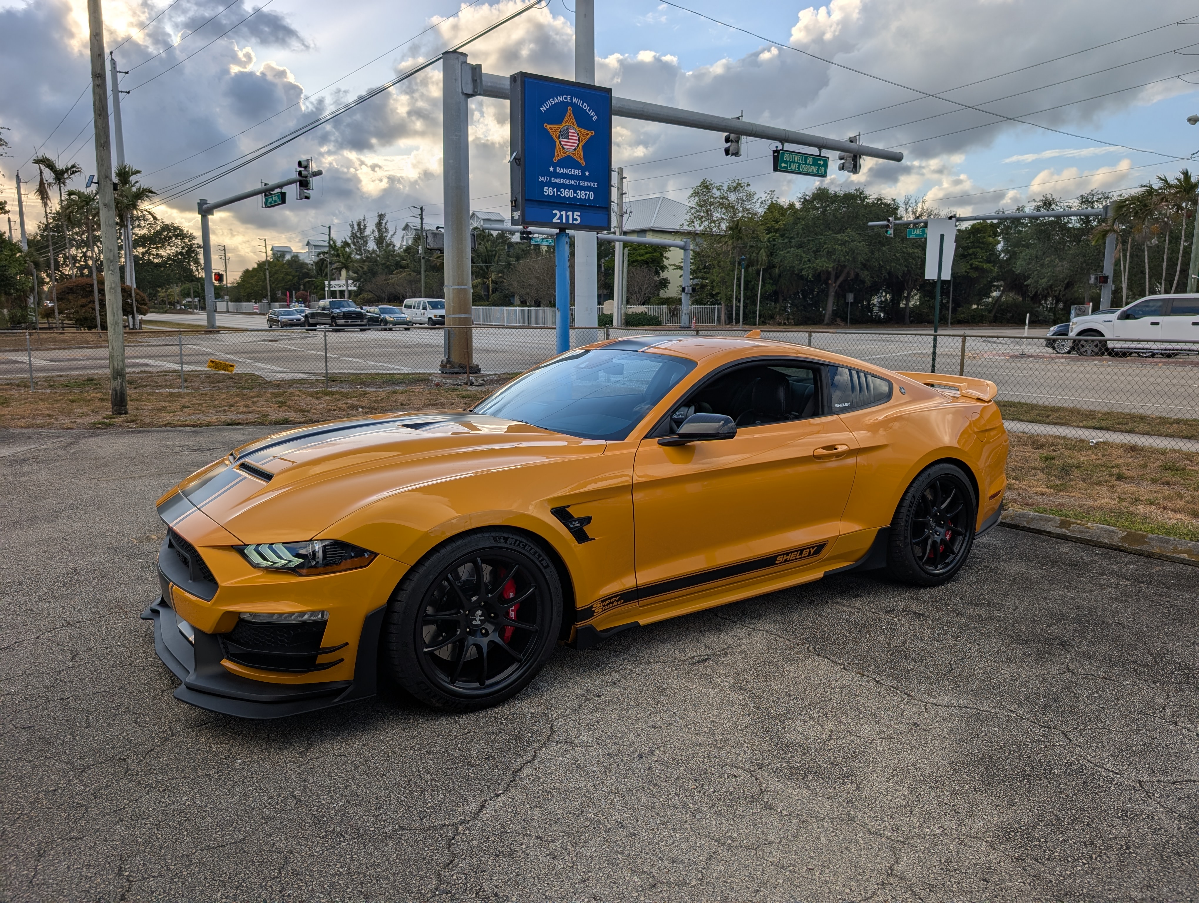 Used 2022 Ford Mustang GT Premium w/ GT Performance Package RWD image 23
