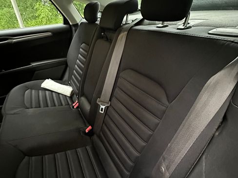 Used 2015 Ford Fusion SE FWD image 14