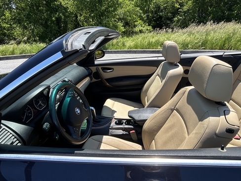 Used 2009 BMW 128i Convertible RWD image 14