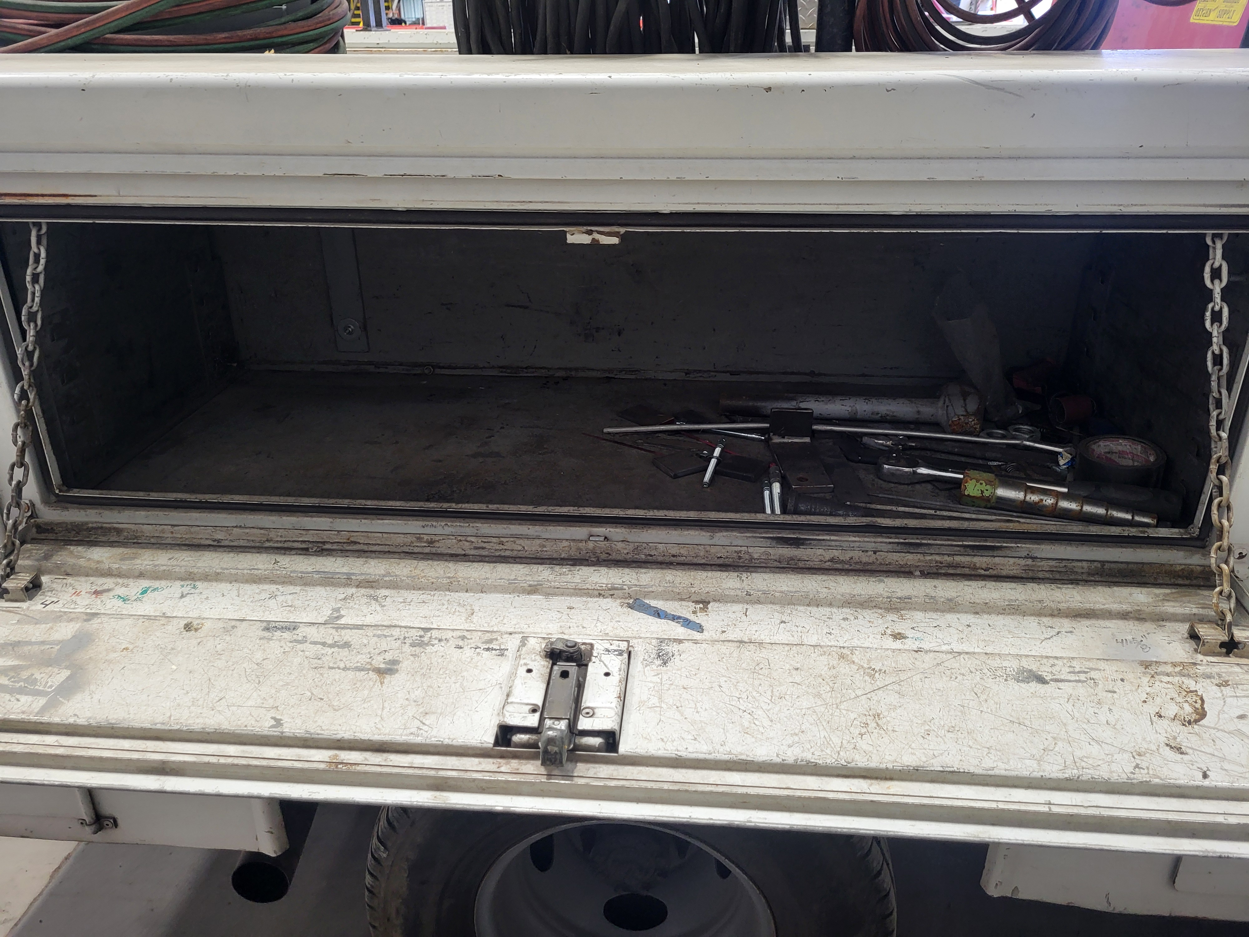 Used 2003 Ford F350 4x4 Regular Cab DRW Super Duty image 2