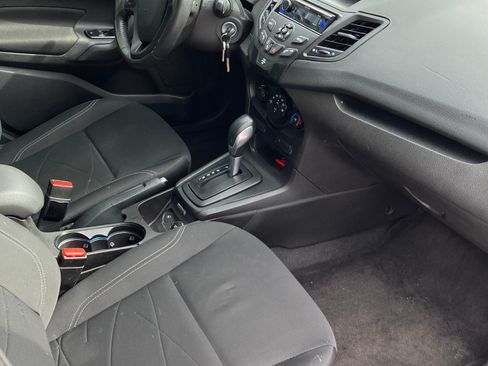 Used 2015 Ford Fiesta SE image 8