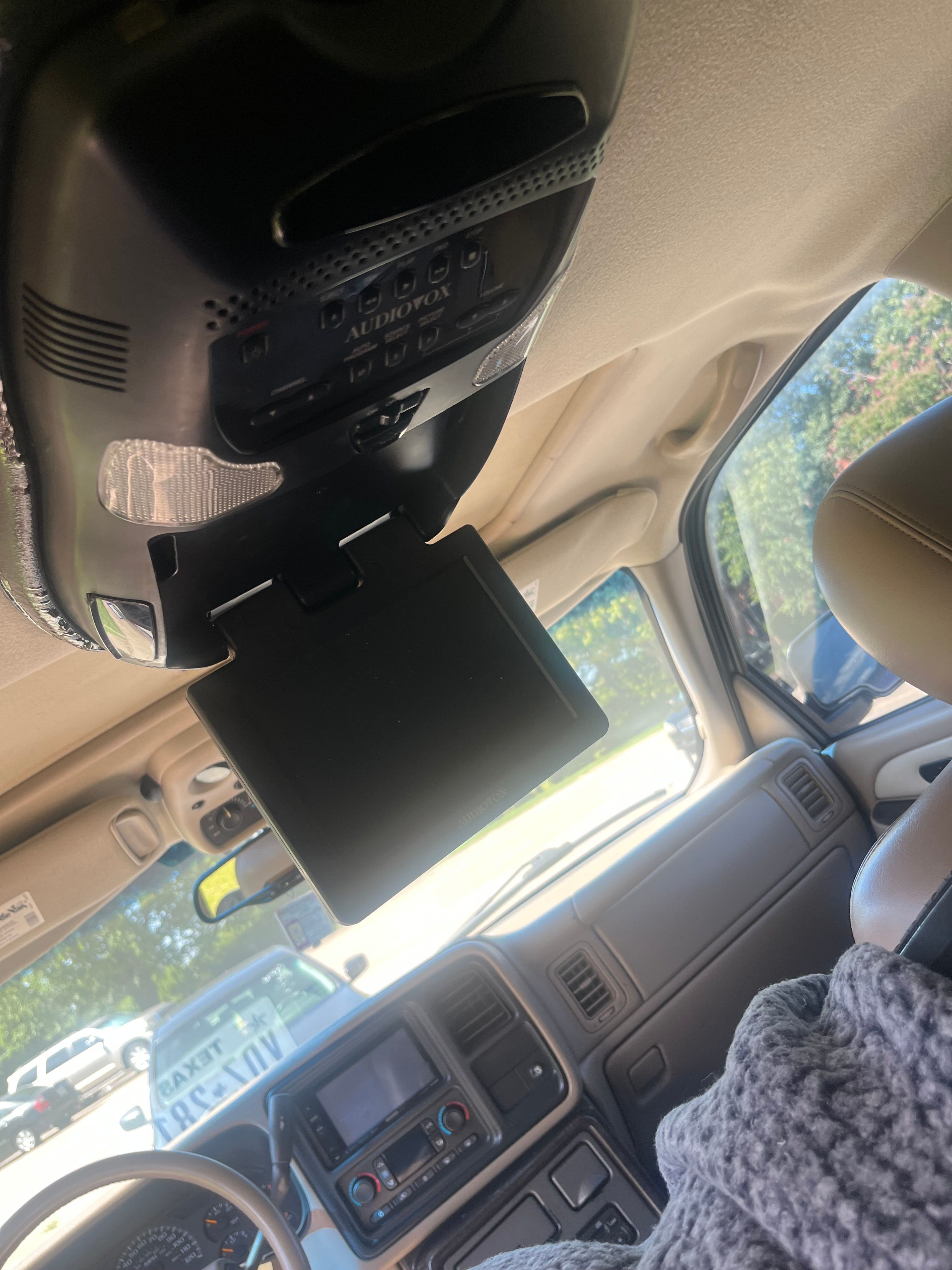 Used 2004 GMC Yukon Denali AWD/4WD image 9