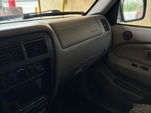 Used 2002 Toyota Tacoma 4x4 Xtracab V6 image 21