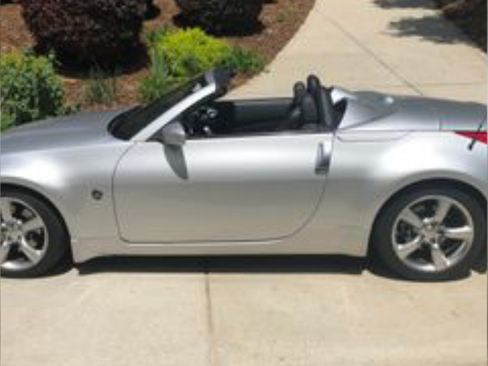 Used 2007 Nissan 350Z Touring image 5