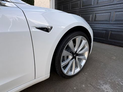 Used 2019 Tesla Model 3 Standard Range Plus image 8