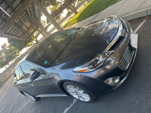 Used 2013 Toyota Avalon Limited w/ Technology Pkg FWD image 5