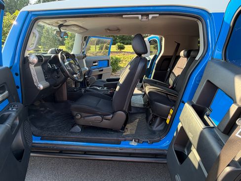 Used 2007 Toyota FJ Cruiser 2WD image 11