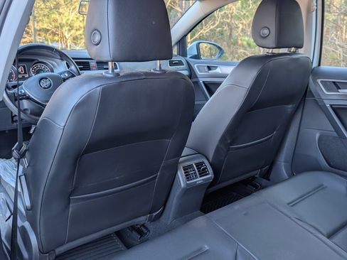 Used 2017 Volkswagen Golf Wolfsburg Edition image 10