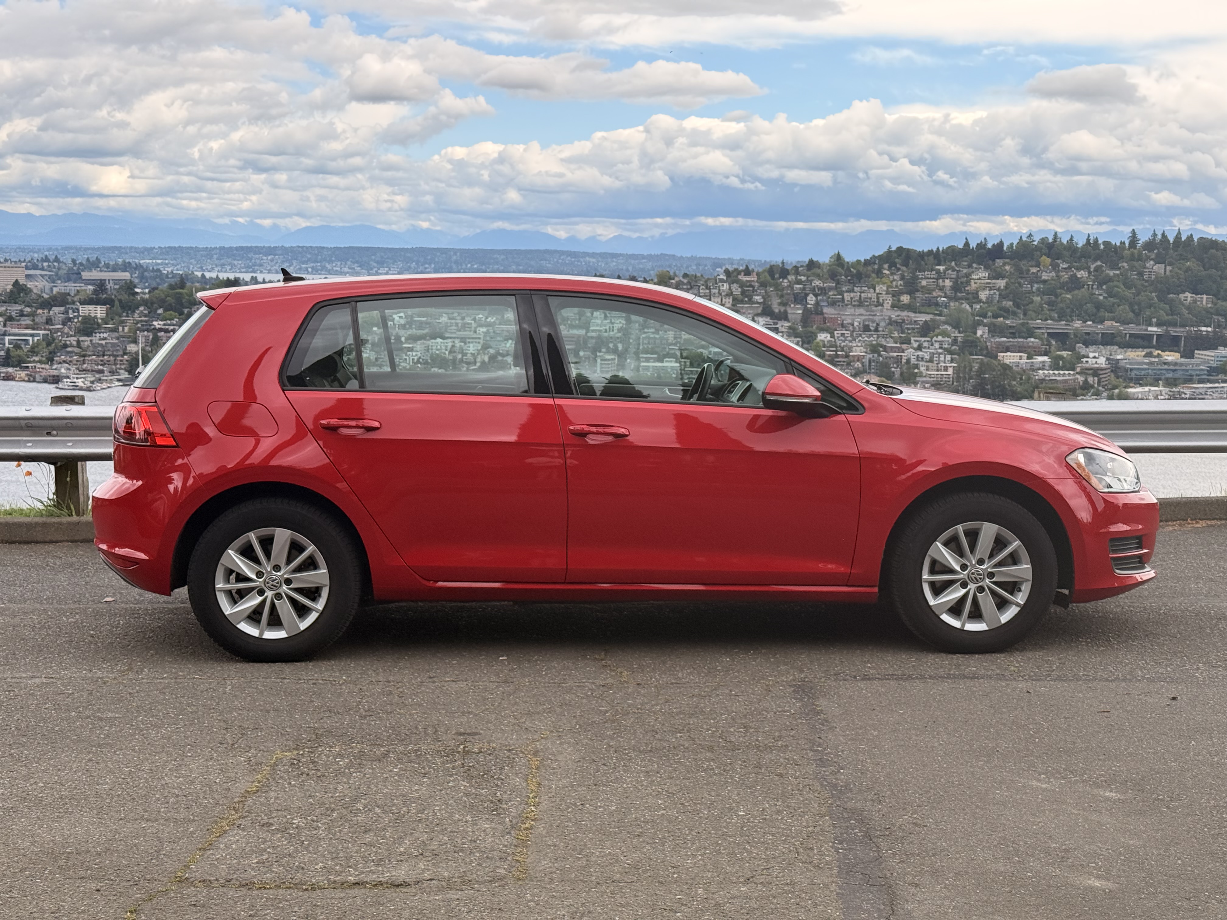 Used 2016 Volkswagen Golf S FWD image 9
