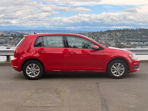 Used 2016 Volkswagen Golf S FWD image 9