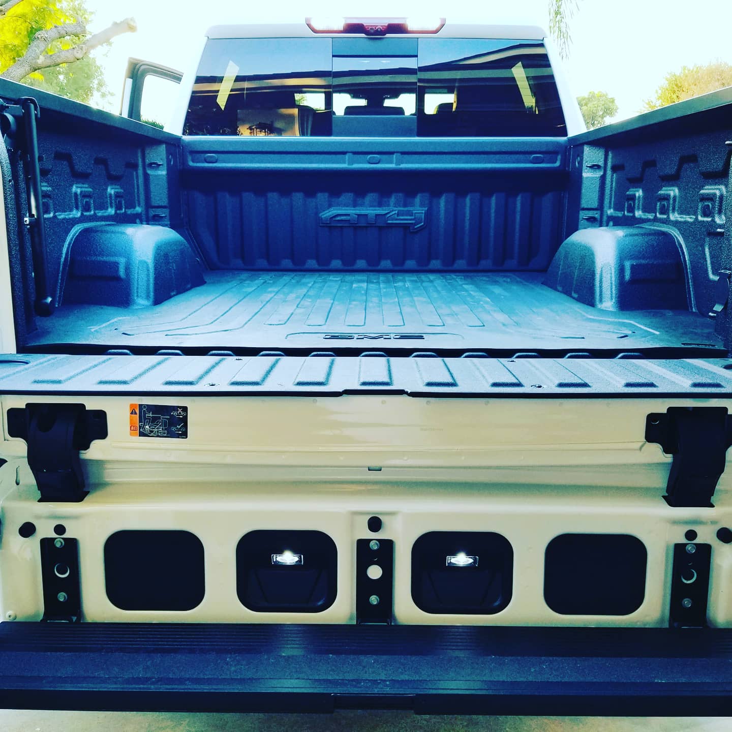 Used 2020 GMC Sierra 1500 AT4 w/ AT4 Premium Package AWD/4WD image 6