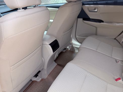 Used 2015 Toyota Camry LE FWD image 21