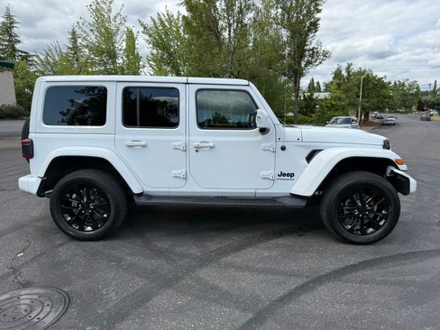 Used 2023 Jeep Wrangler Unlimited Sahara image 6