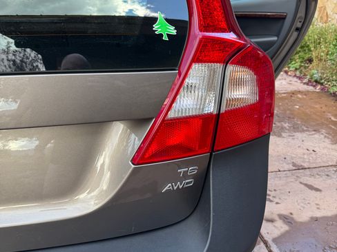 Used 2010 Volvo XC70 T6 image 5