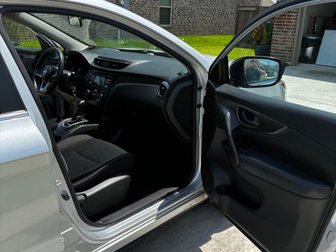 Used 2017 Nissan Rogue Sport S w/ S Appearance Package FWD image 13