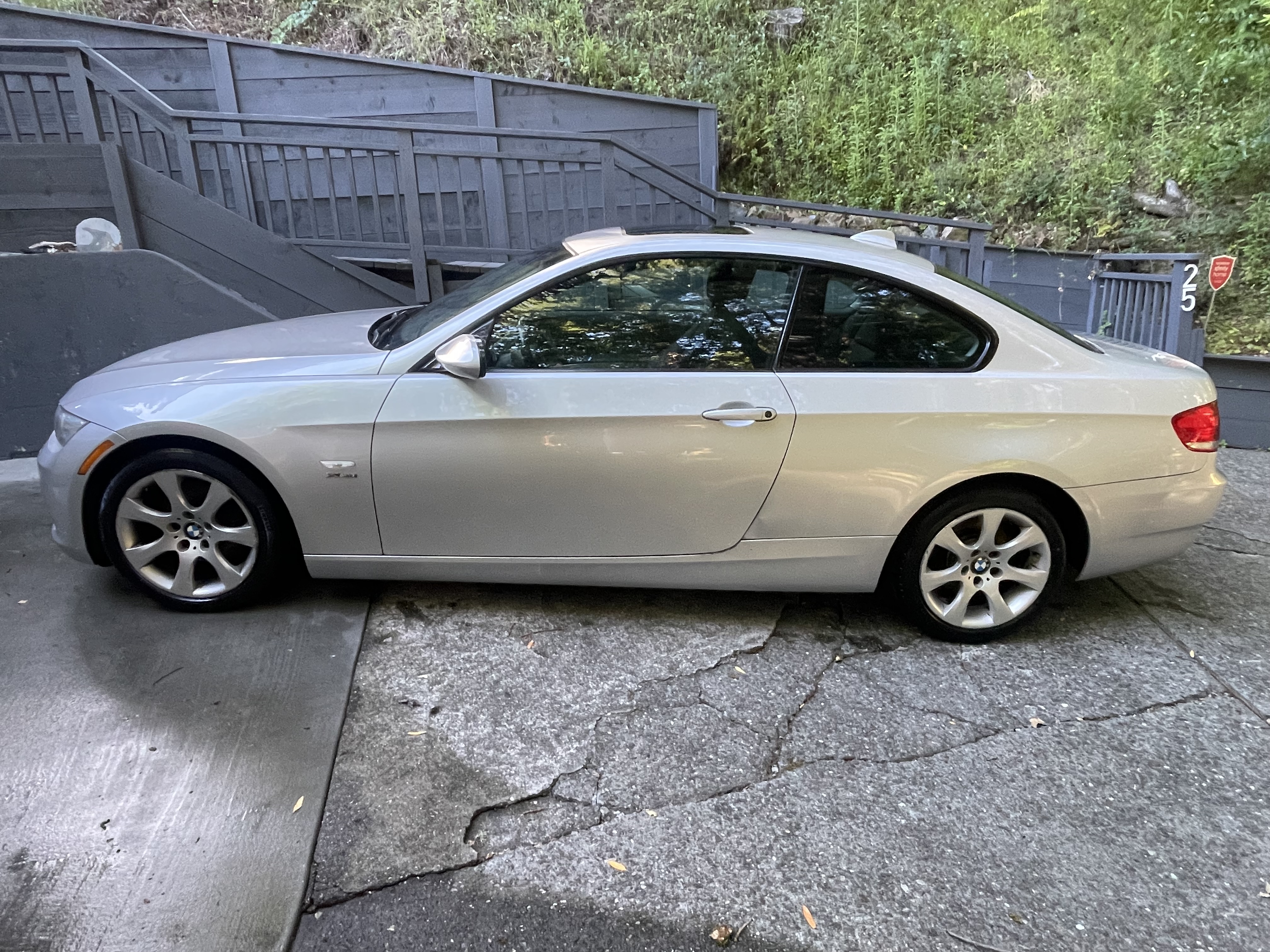 Used 2009 BMW 328i xDrive Coupe AWD/4WD image 9