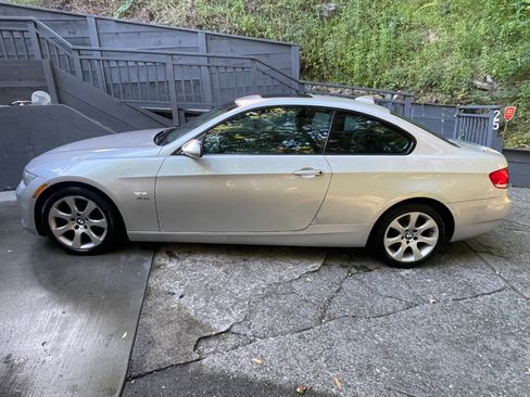 Used 2009 BMW 328i xDrive Coupe AWD/4WD image 9