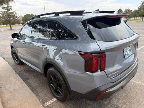 Used 2024 Kia Sorento SX Prestige w/ Sage Leather Package AWD/4WD image 8