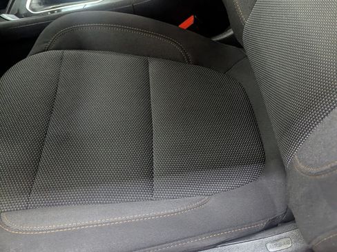 Used 2018 Chevrolet Traverse LT image 18