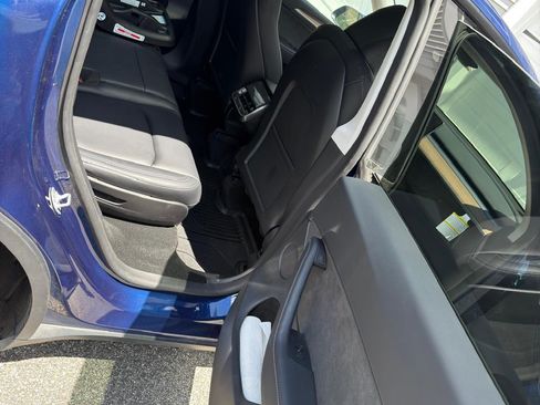 Used 2024 Tesla Model Y Long Range AWD/4WD image 11