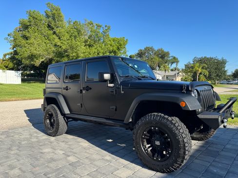 Used 2016 Jeep Wrangler Unlimited Sport AWD/4WD image 5