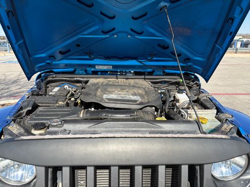 Used 2014 Jeep Wrangler Unlimited Sport image 11