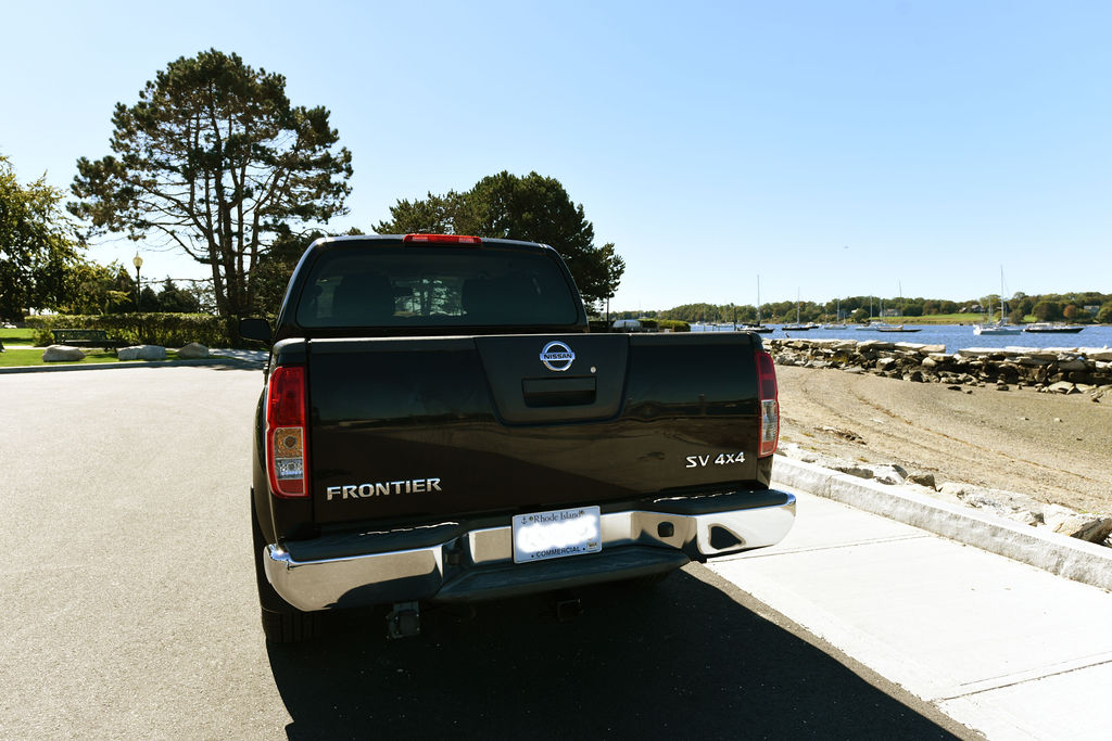 Used 2011 Nissan Frontier SV w/ SV Premium Utility Pkg AWD/4WD image 5