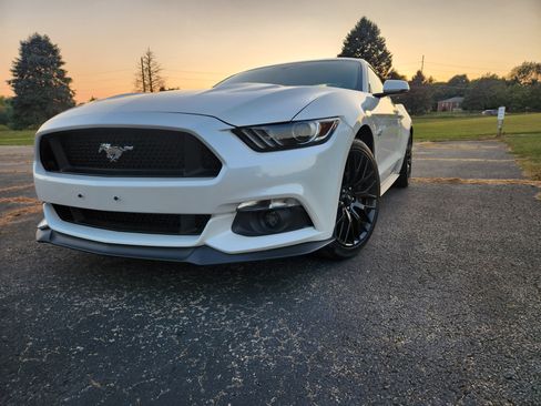 Used 2017 Ford Mustang GT Premium w/ GT Performance Package image 5