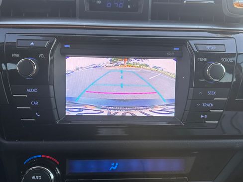 Used 2016 Toyota Corolla LE image 9