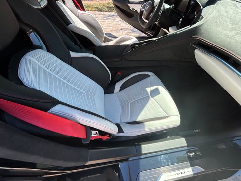 Used 2023 Chevrolet Corvette Stingray Premium Cpe w/ Z51 Performance Package image 21