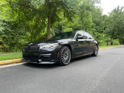Used 2016 BMW 750i image 2