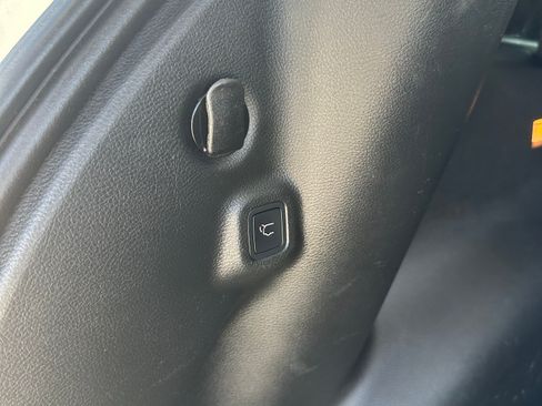 Used 2019 Jeep Compass Limited w/ Safety & Security Group AWD/4WD image 17