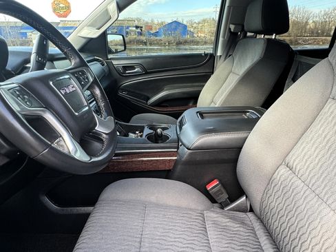 Used 2017 GMC Yukon XL SLE w/ SLE Value Package image 13