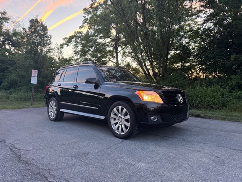 Used 2010 Mercedes-Benz GLK 350 4MATIC image 16