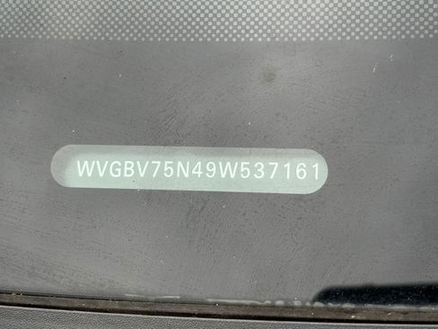 Used 2009 Volkswagen Tiguan SE image 14