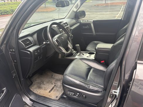 Used 2012 Toyota 4Runner Limited AWD/4WD image 11