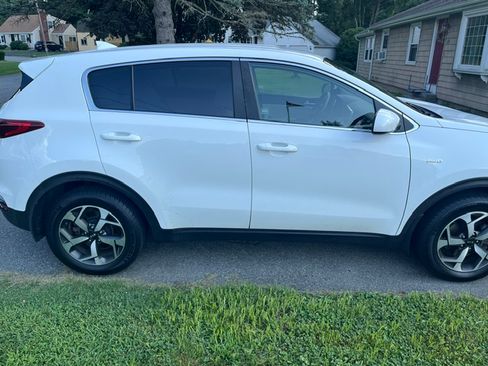 Used 2020 Kia Sportage LX AWD/4WD image 4