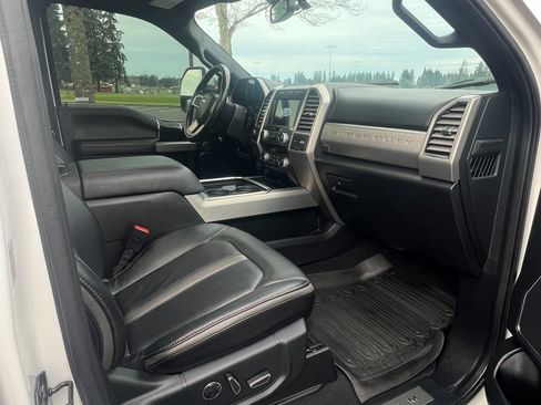 Used 2021 Ford F350 Platinum w/ FX4 Off-Road Package image 19