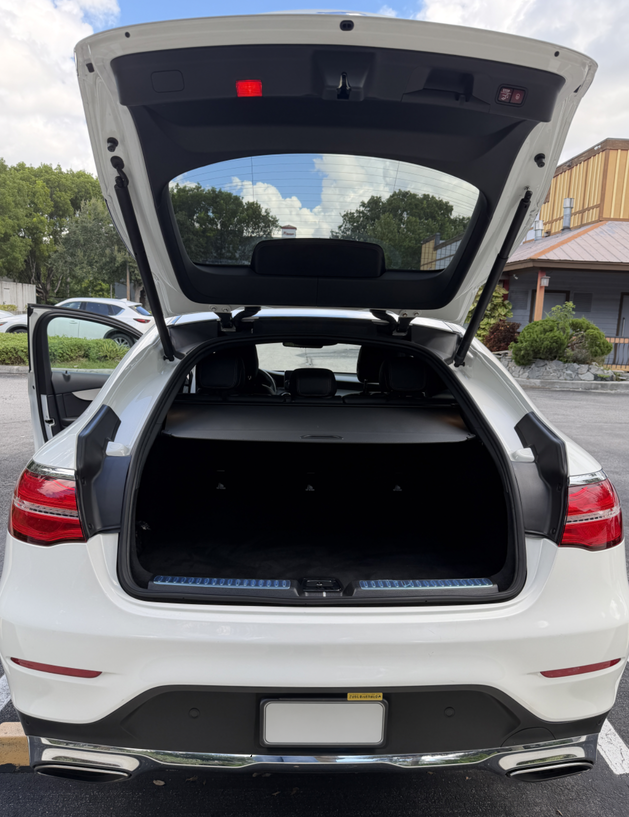 Used 2019 Mercedes-Benz GLC 300 4MATIC Coupe image 9