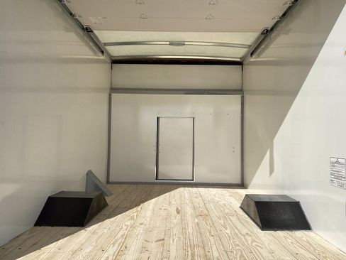 Used 2021 Chevrolet Express 3500 w/ Power Convenience Package image 8