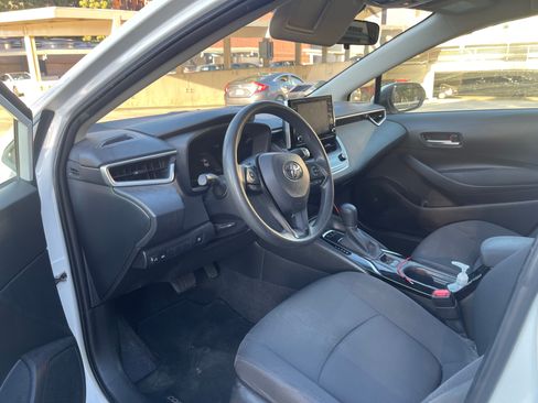 Used 2021 Toyota Corolla LE w/ Carpet Mat Package (TMS) image 8