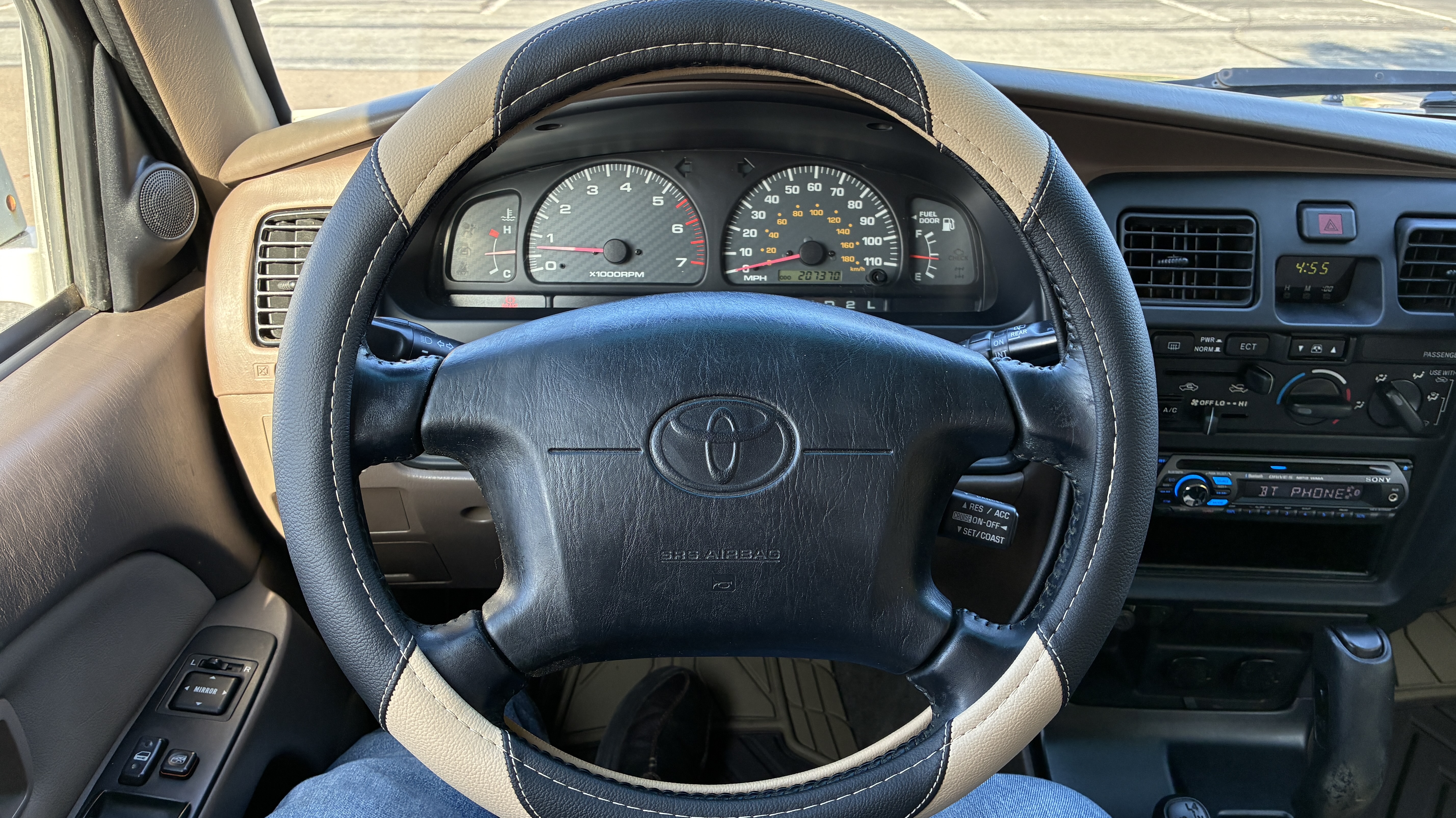 Used 2000 Toyota 4Runner SR5 AWD/4WD image 6
