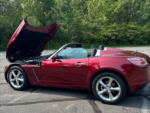 Used 2009 Saturn Sky Red Line RWD image 10