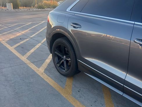 Used 2019 Audi Q8 Premium w/ Convenience Package image 5
