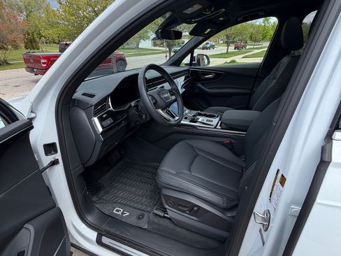 Used 2025 Audi Q7 3.0T Premium Plus w/ Premium Plus Package AWD/4WD image 5