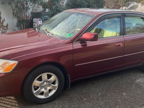 Used 2001 Toyota Avalon XL image 2