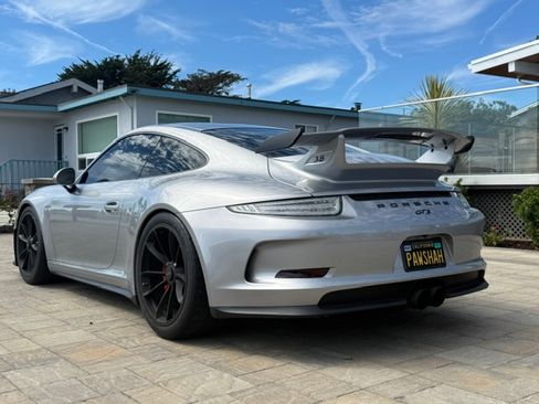 Used 2015 Porsche 911 GT3 RWD image 5