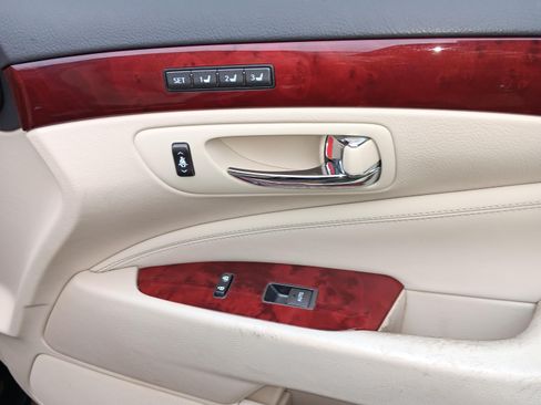 Used 2011 Lexus LS 460 image 23