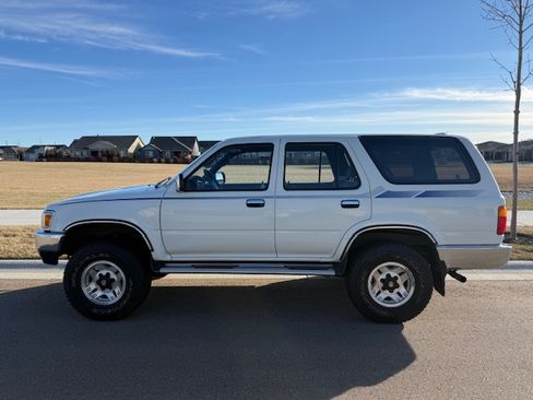 Used 1994 Toyota 4Runner SR5 image 4